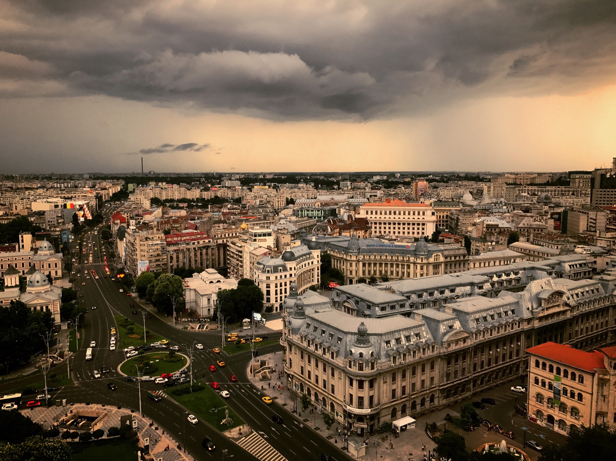 Piața Universității – vedere panoramică