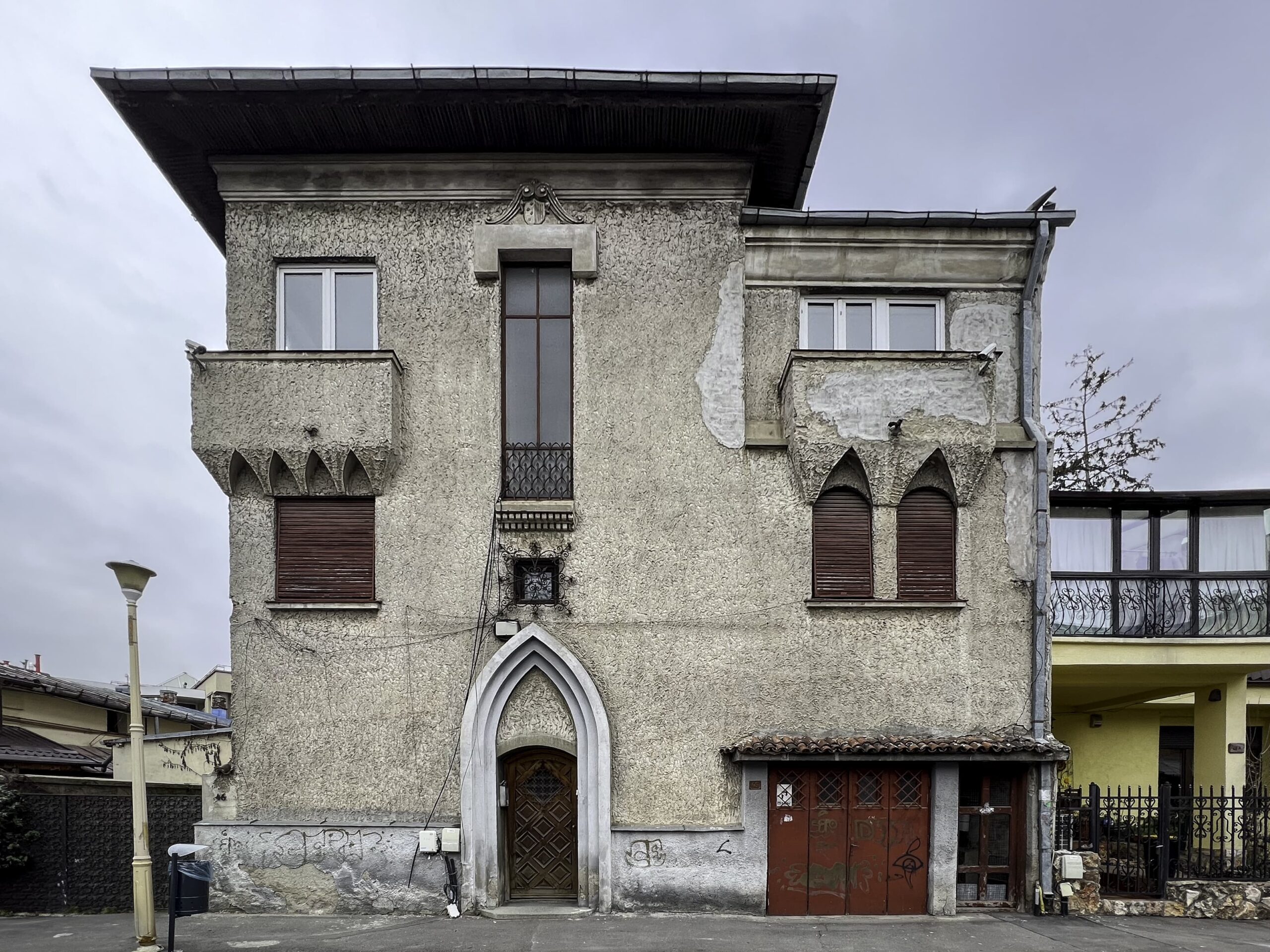 Str. Rondă 46 – o vilă în stil mediteraneean