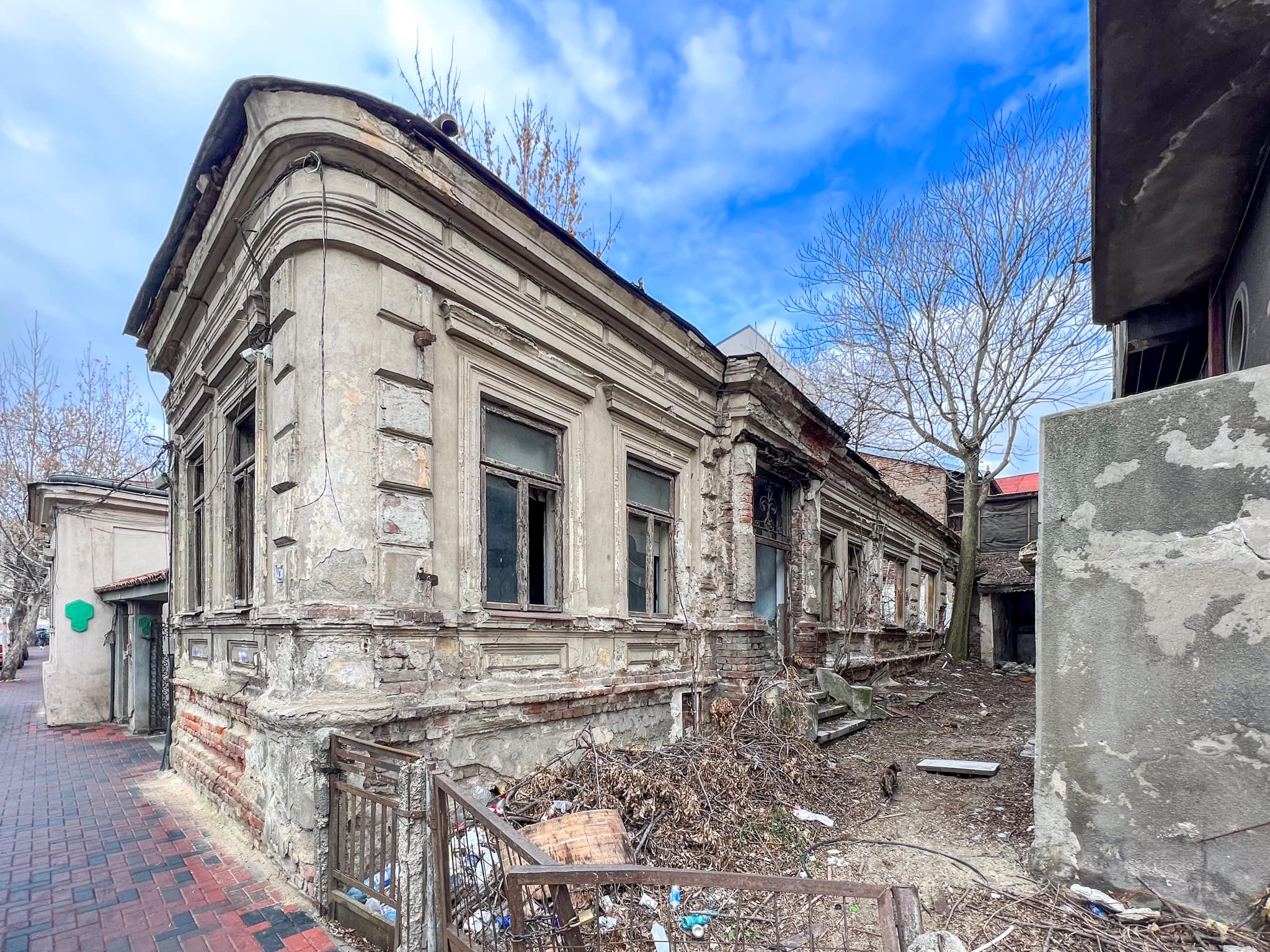 Traian 40 – demolări tăcute în mijlocul orașului