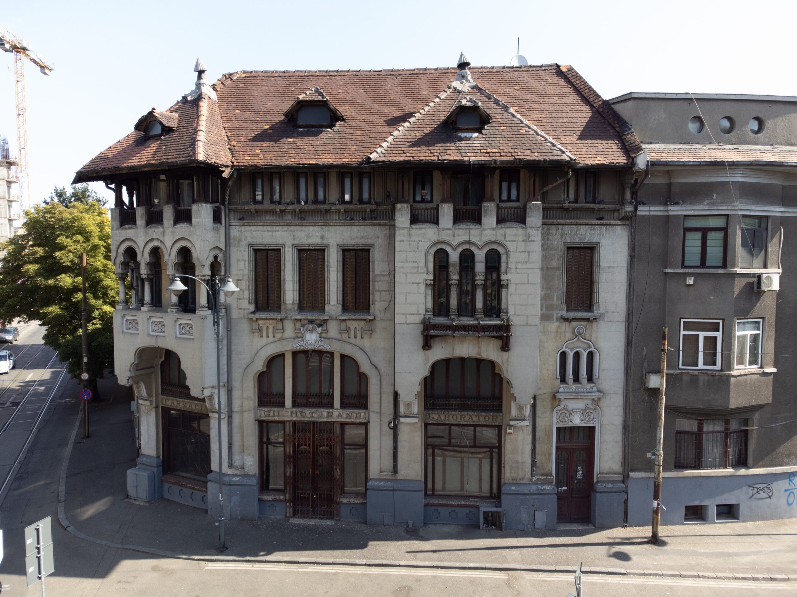 Farmacia Hotăranu – o bijuterie interbelică în București