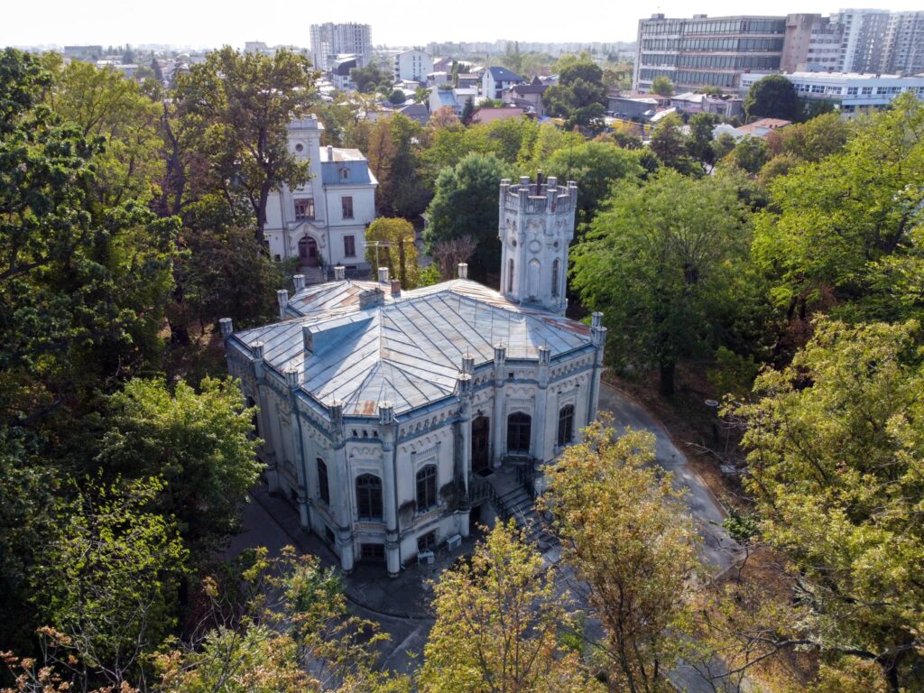 Casa Bosianu - vedere semiprofil din Parcul Carol