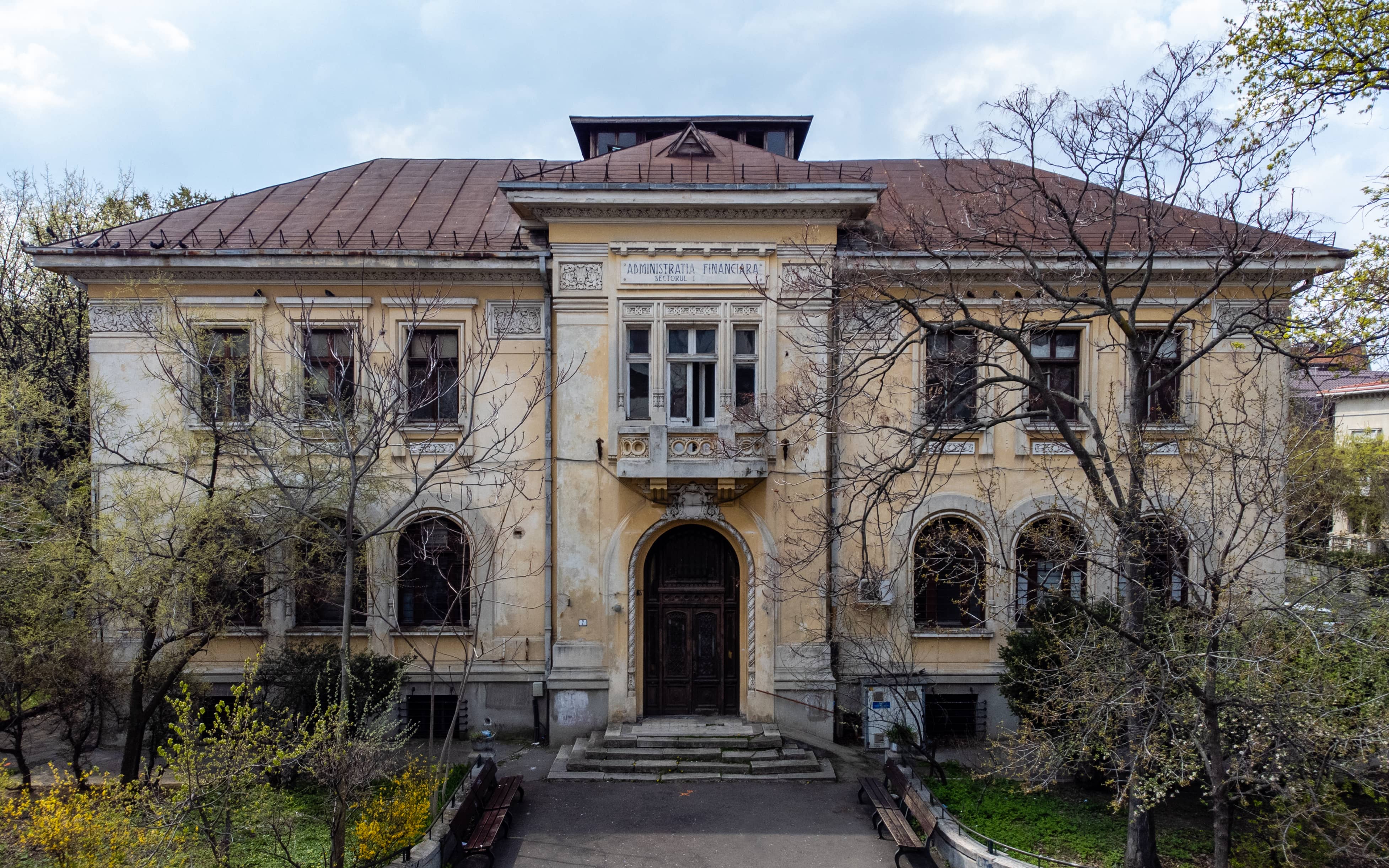 Două administrații financiare, un singur arhitect: Statie Ciortan și Bucureștiul anului 1935.