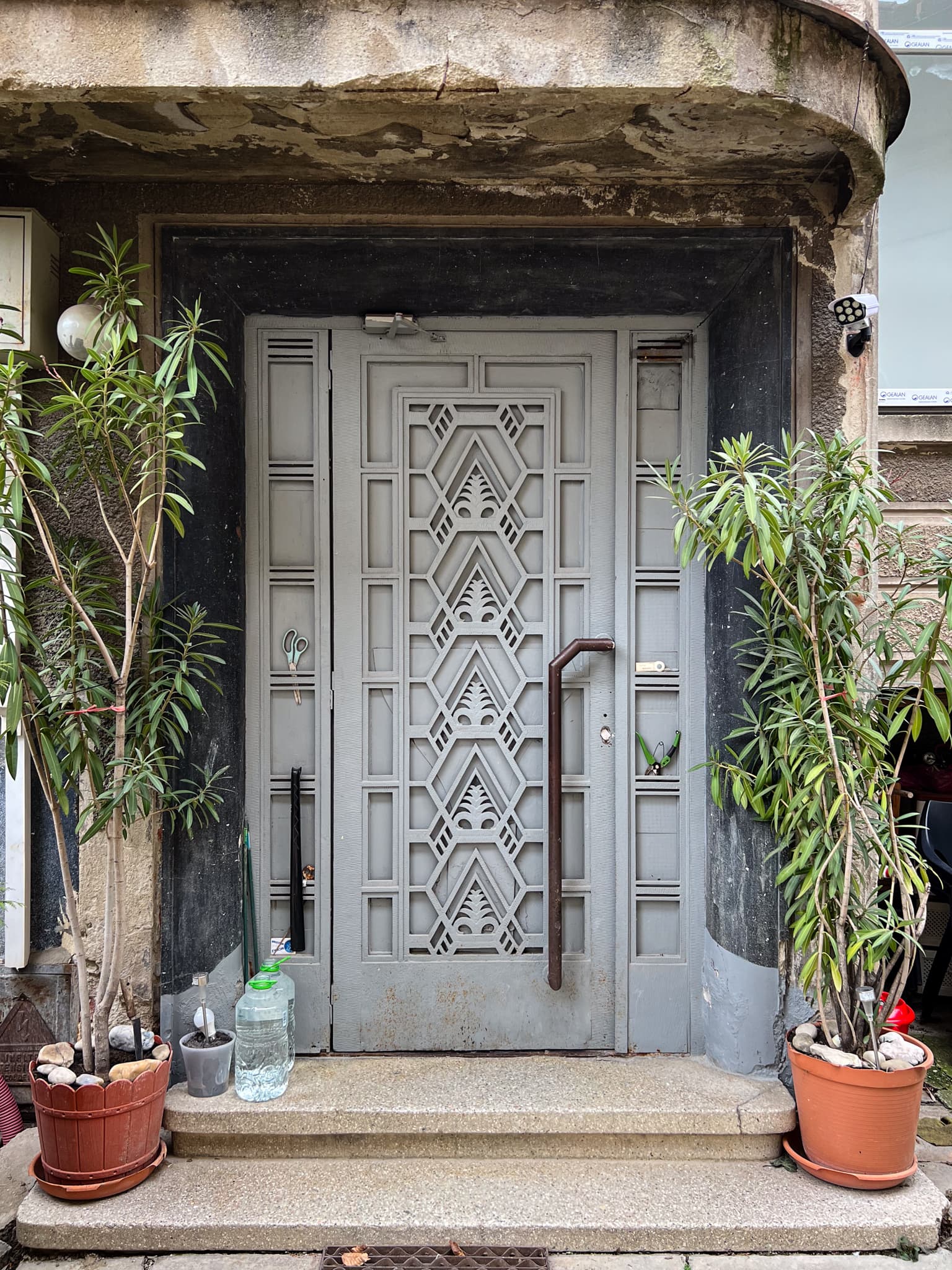 Uși Art Deco și estetica interbelică