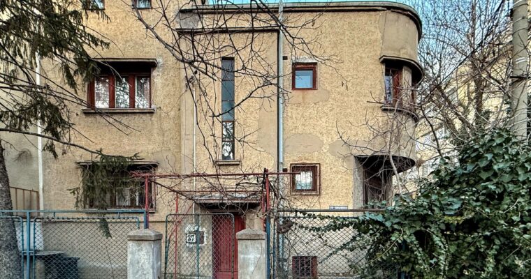 Str. Chiparosului 37. Se mai poate salva spiritul unei case pe colț?