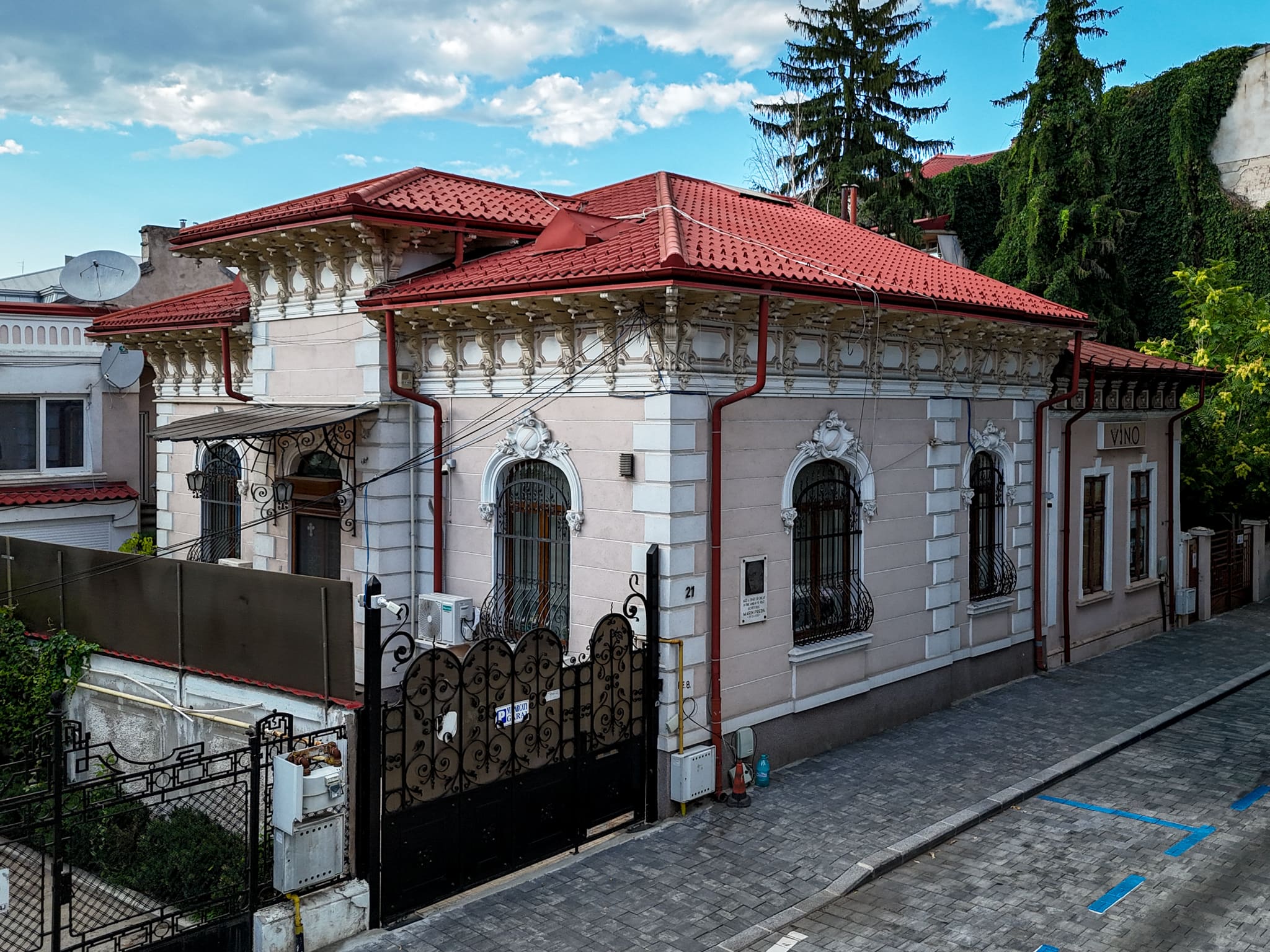 Str. Alexandru Romano 21 – Casa în care a locuit Marin Preda